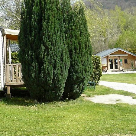 Camping Le Rey Louvie Juzon Bagian luar foto