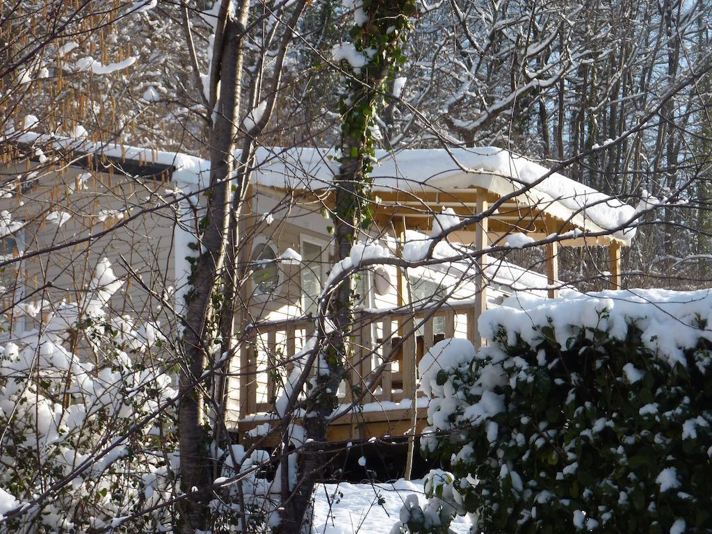 Camping Le Rey Louvie Juzon Ruang foto