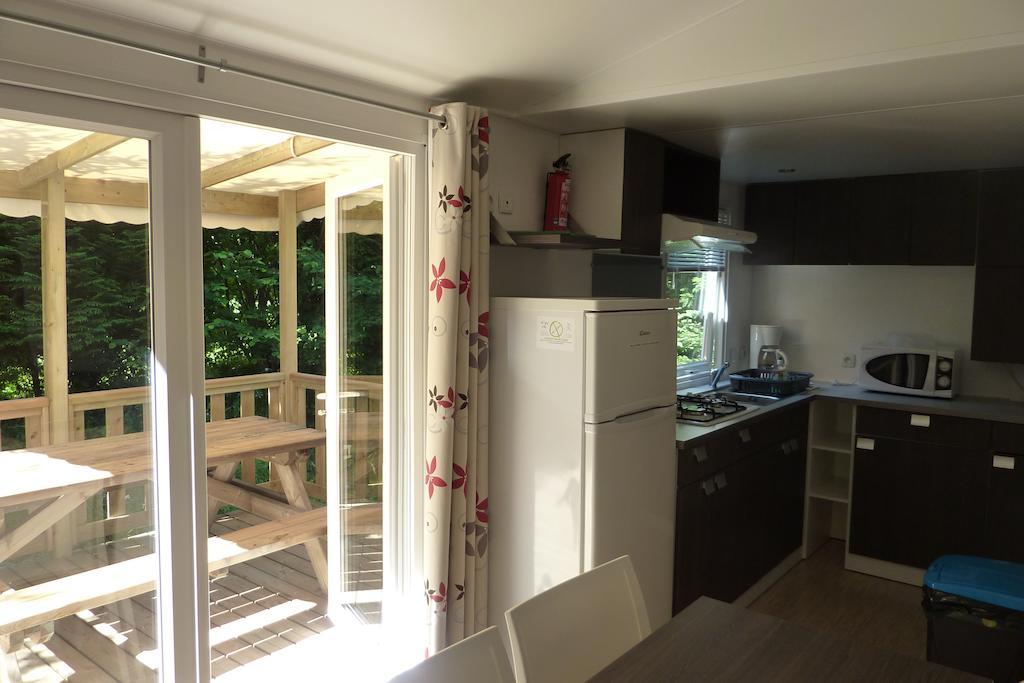 Camping Le Rey Louvie Juzon Ruang foto