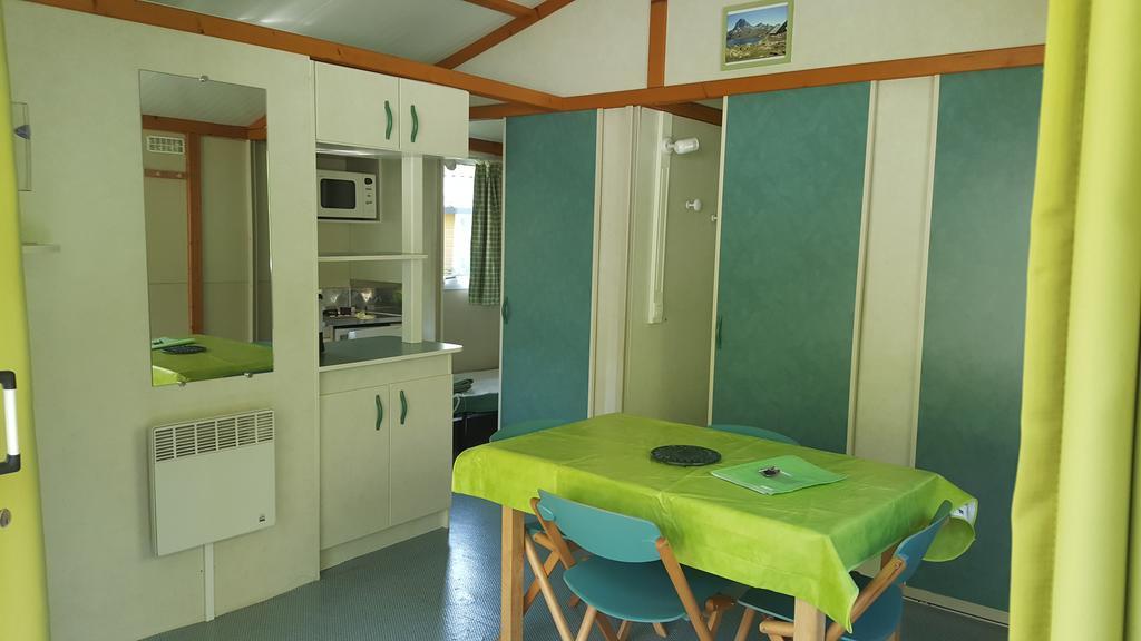 Camping Le Rey Louvie Juzon Bagian luar foto