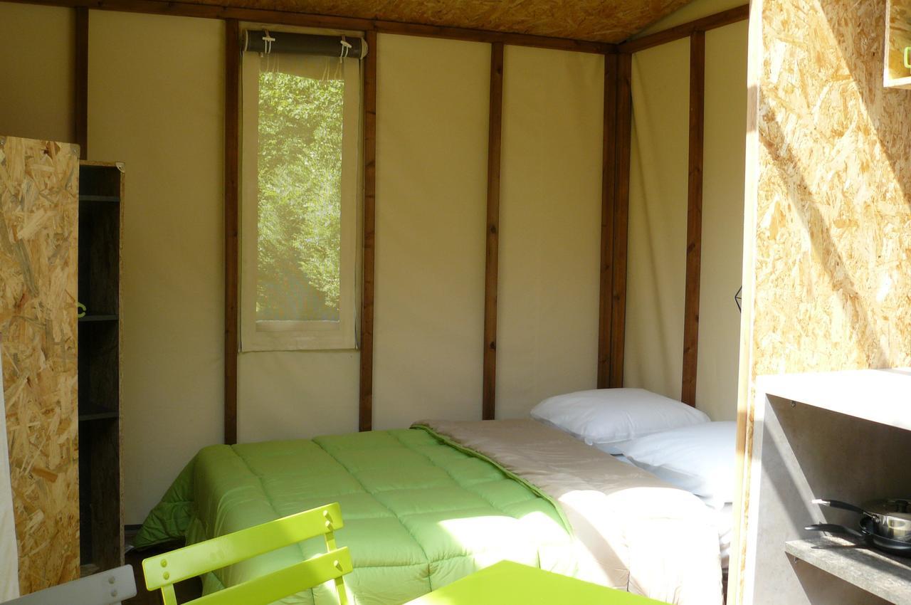 Camping Le Rey Louvie Juzon Bagian luar foto