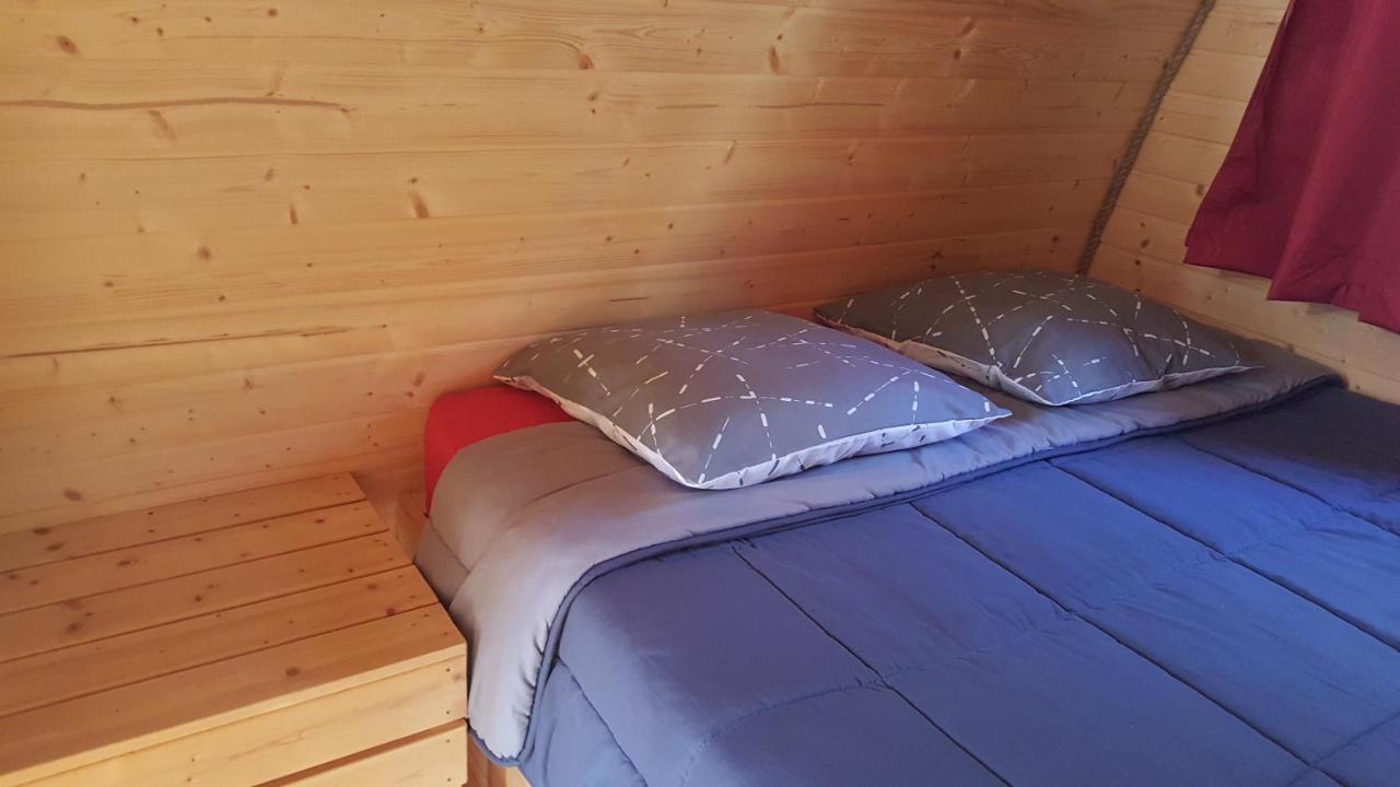 Camping Le Rey Louvie Juzon Bagian luar foto