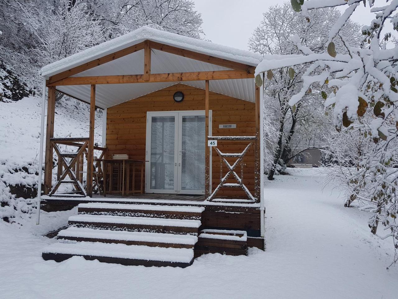 Camping Le Rey Louvie Juzon Bagian luar foto